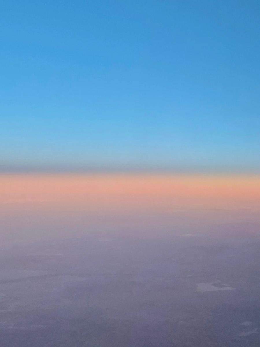 Horizon gradient from a plane window