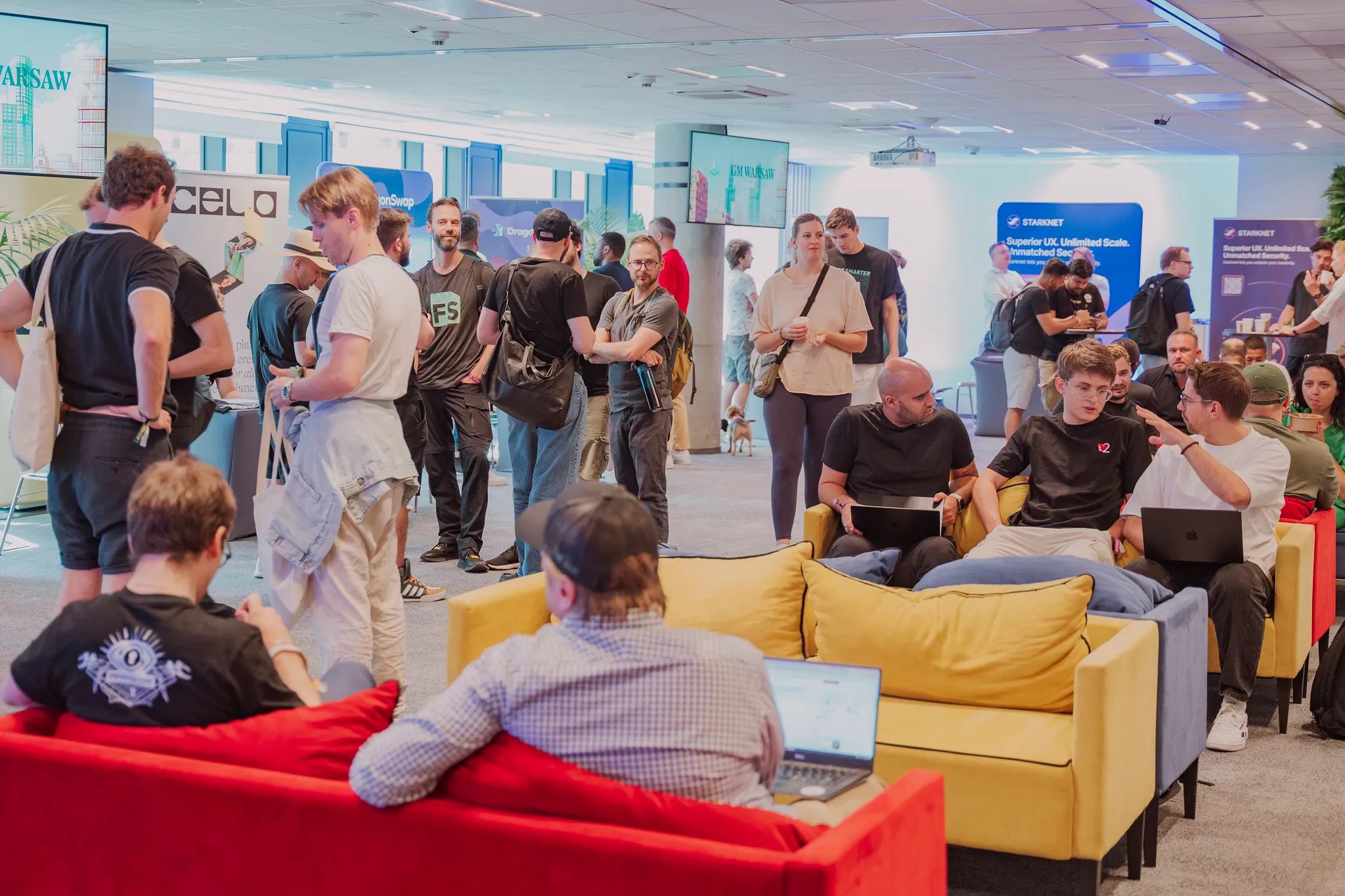 ETHWarsaw conference crowd